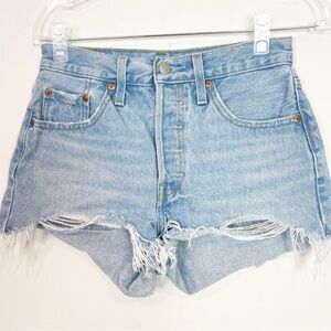 LEVI’S 501 BUTTON FLY CUT OFF LIGHT DENIM JEAN SHORTS WOMENS SZ 25